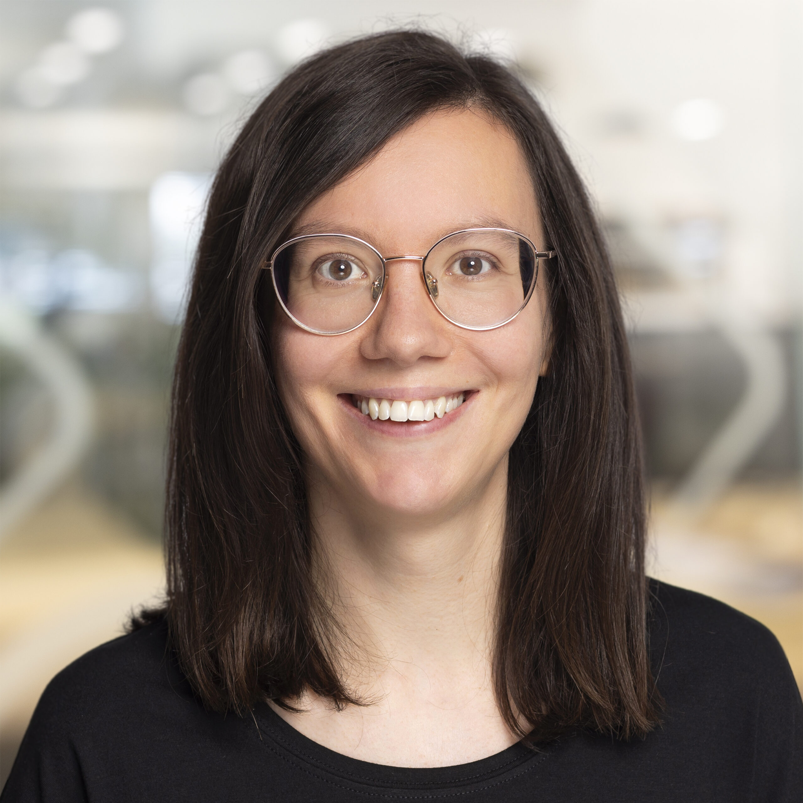 Laura Veit; Backoffice bei Online Rebellion